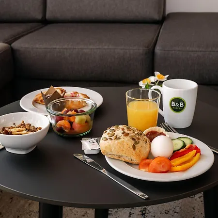 Отель B&B Hotel Oldenburg Ольденбург